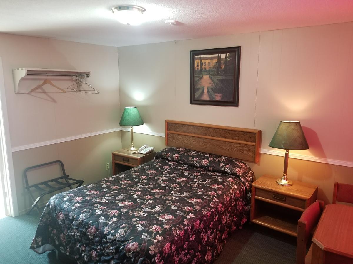 Twin Oaks Motel Orono Zewnętrze zdjęcie